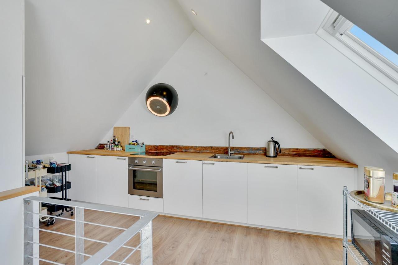 Bath Tub Penthouse In The City Aalborg Bagian luar foto