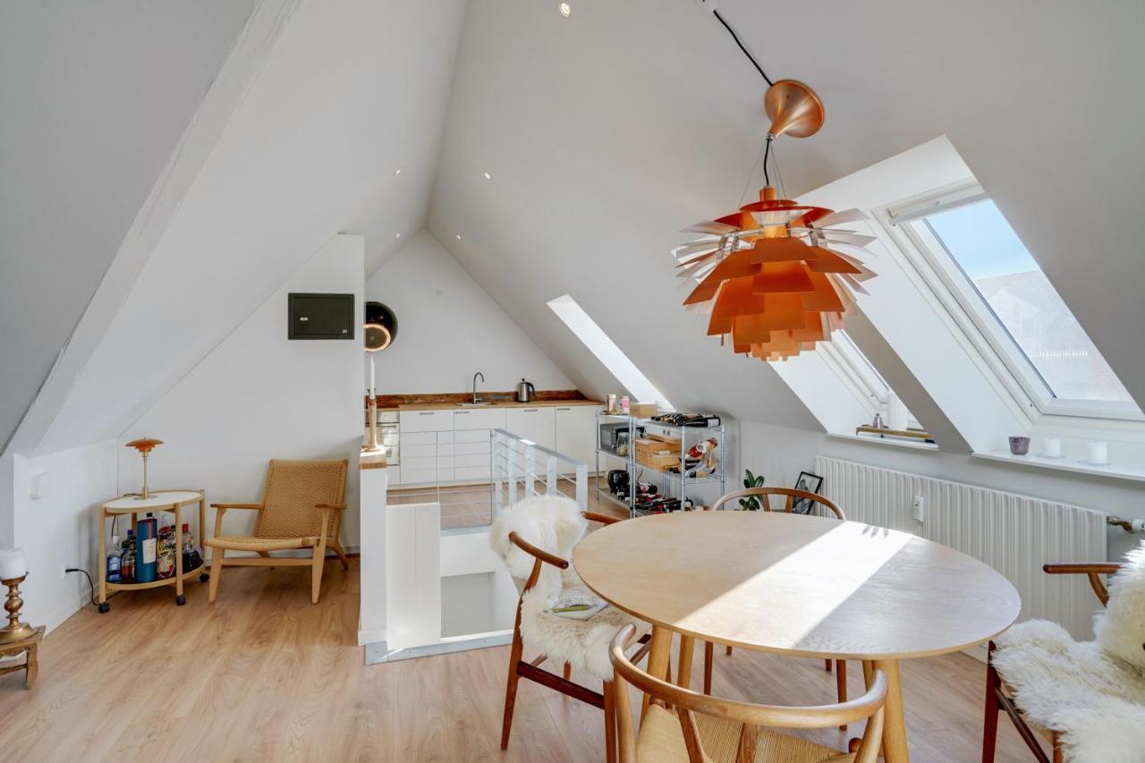 Bath Tub Penthouse In The City Aalborg Bagian luar foto