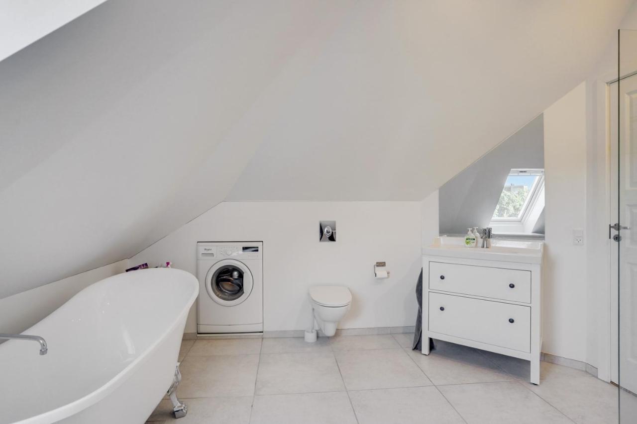 Bath Tub Penthouse In The City Aalborg Bagian luar foto